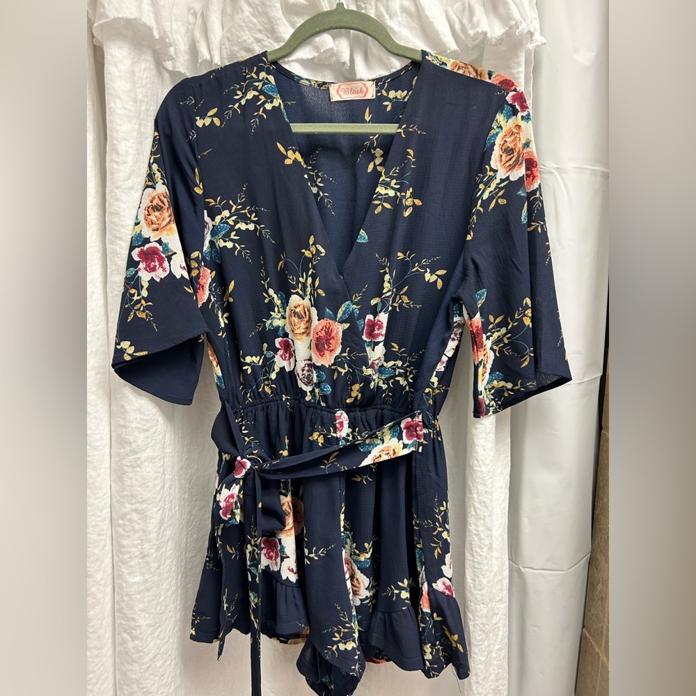 Floral romper- size small!